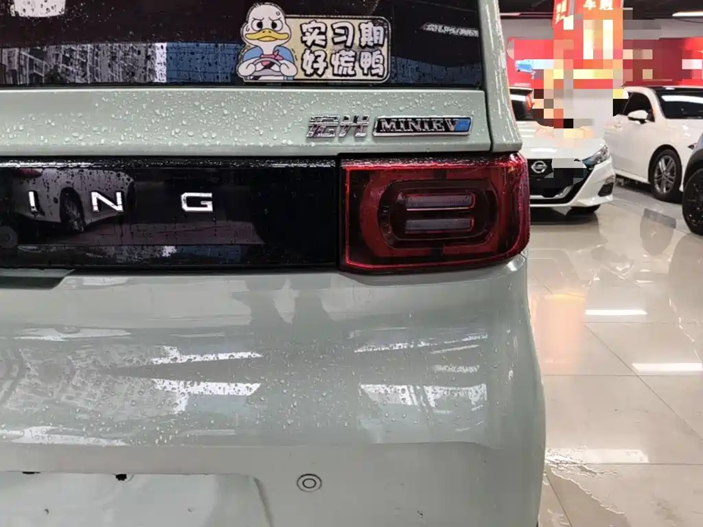 Wuling MINIEV — миниатюра 8