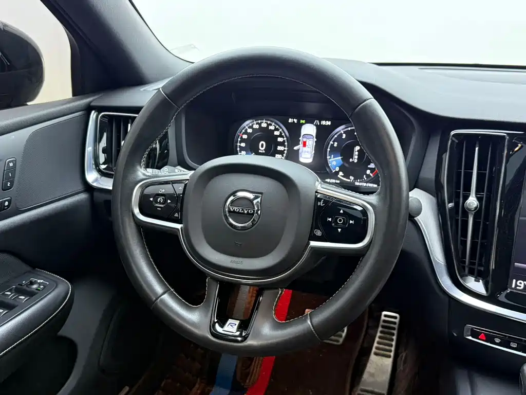 Volvo S60 — миниатюра 10