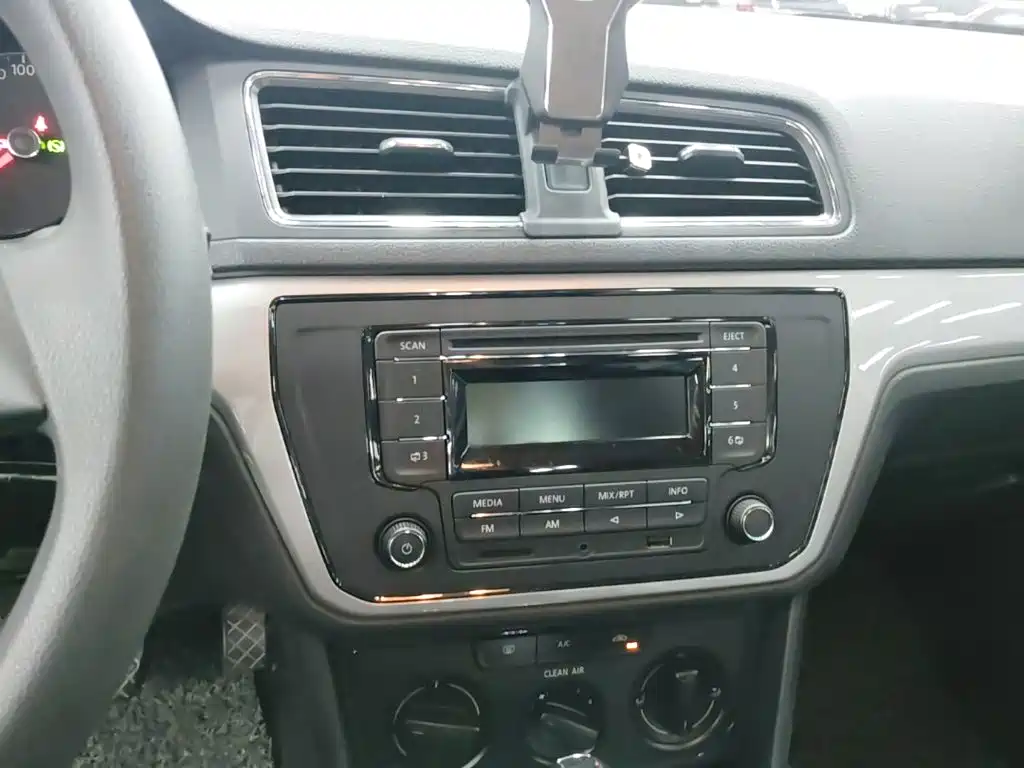 Volkswagen Lavida — миниатюра 14