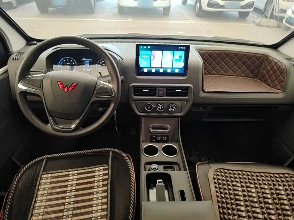 Wuling Yangguang — миниатюра 10