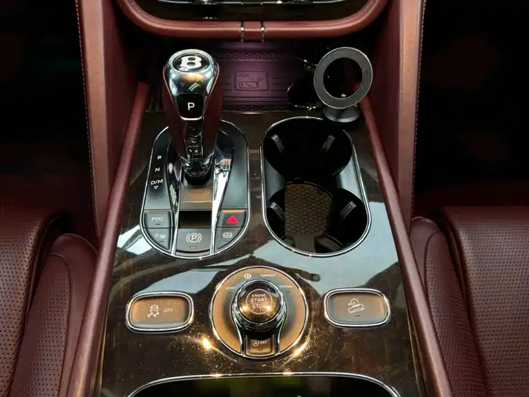 Bentley Bentayga — миниатюра 11