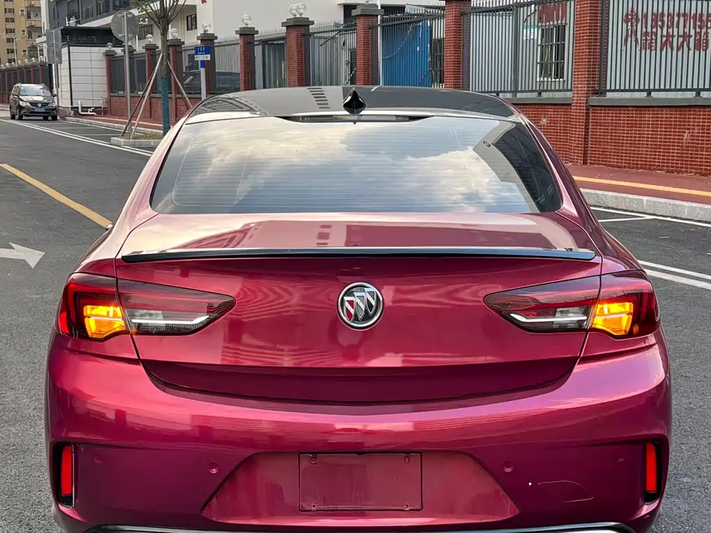 Buick Regal — миниатюра 9
