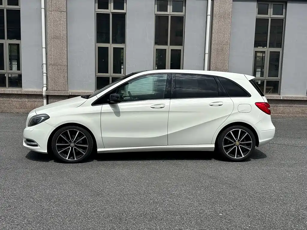 Mercedes-Benz B-Class — миниатюра 7