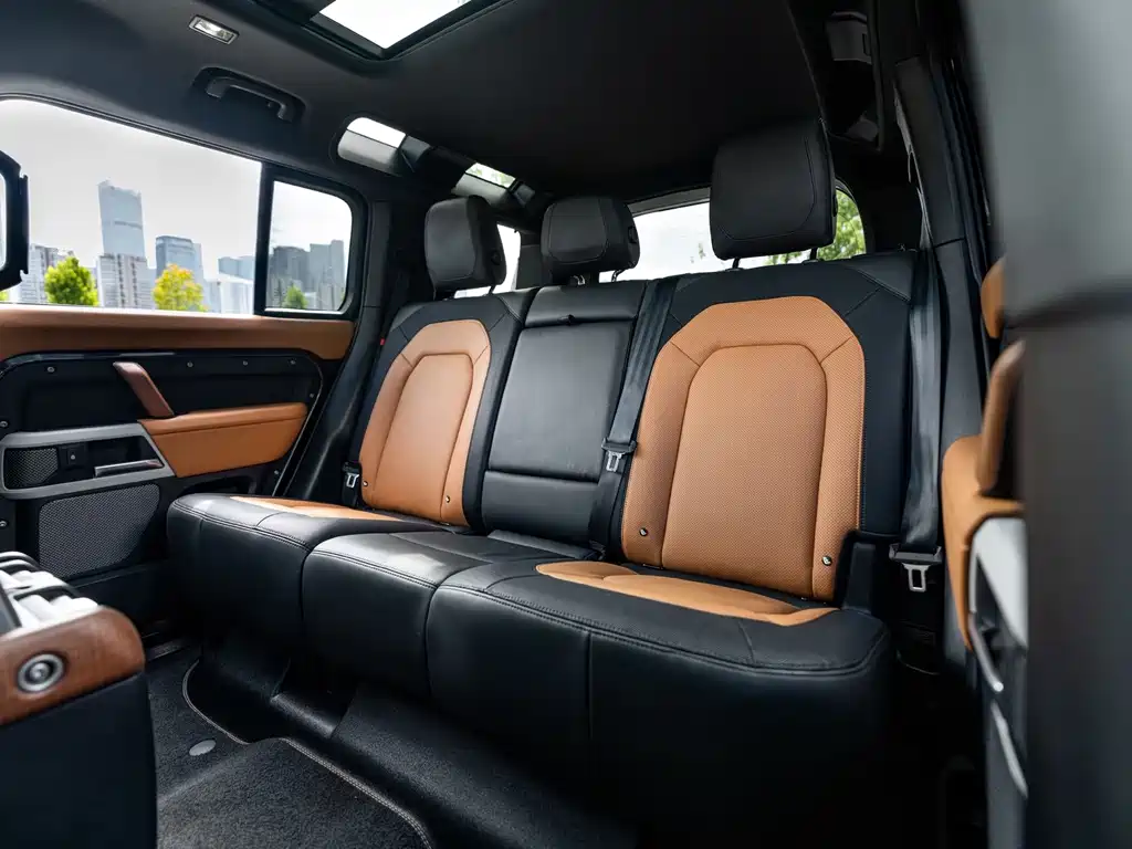 Land Rover Defender — миниатюра 14