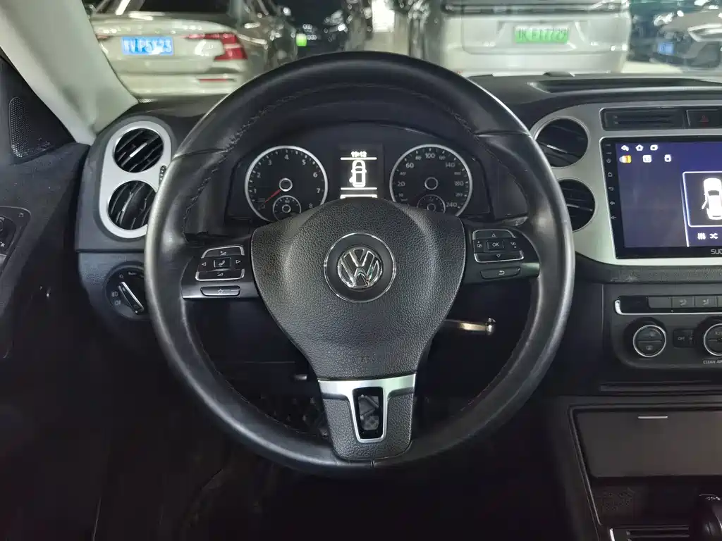 Volkswagen Tiguan — миниатюра 8