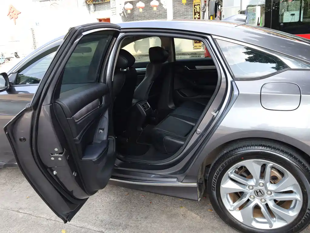 Honda Accord — миниатюра 6