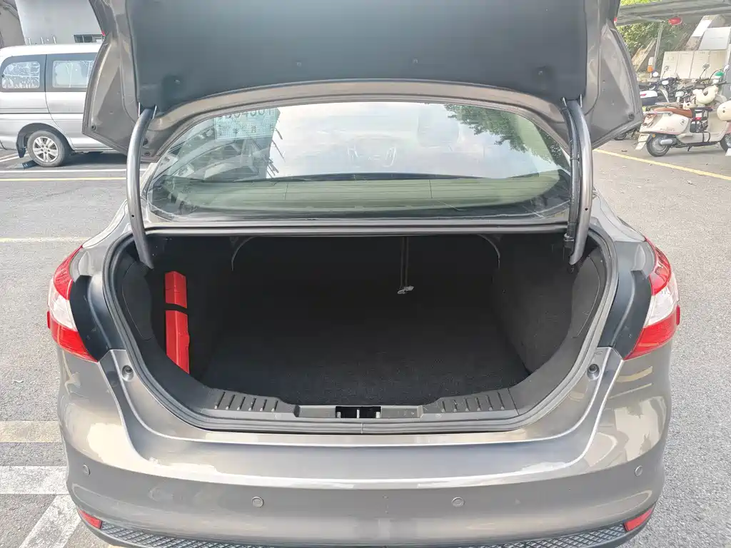 Ford Focus — миниатюра 16