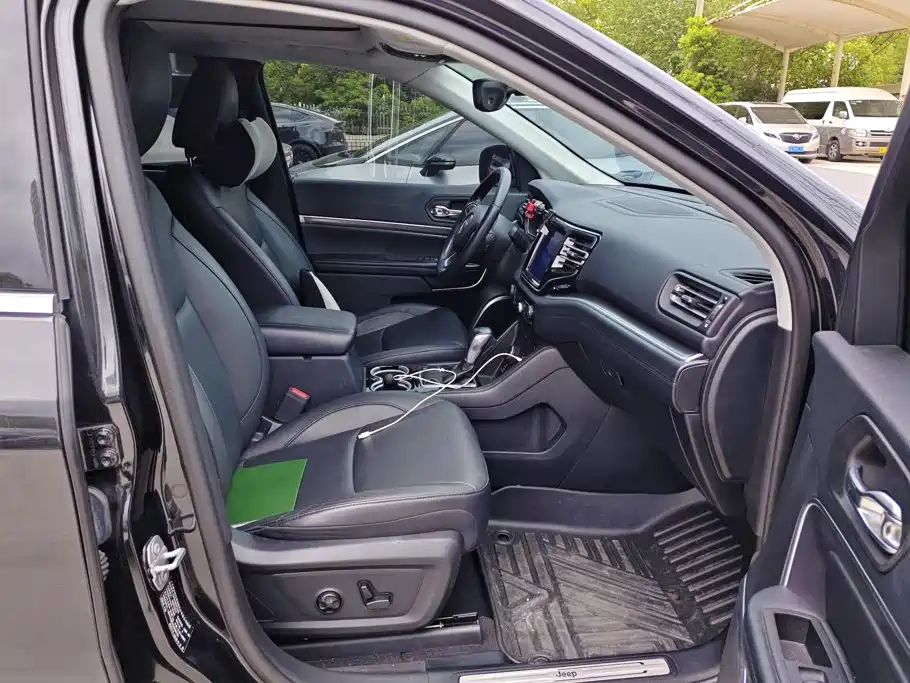 Jeep Grand Commander — миниатюра 8