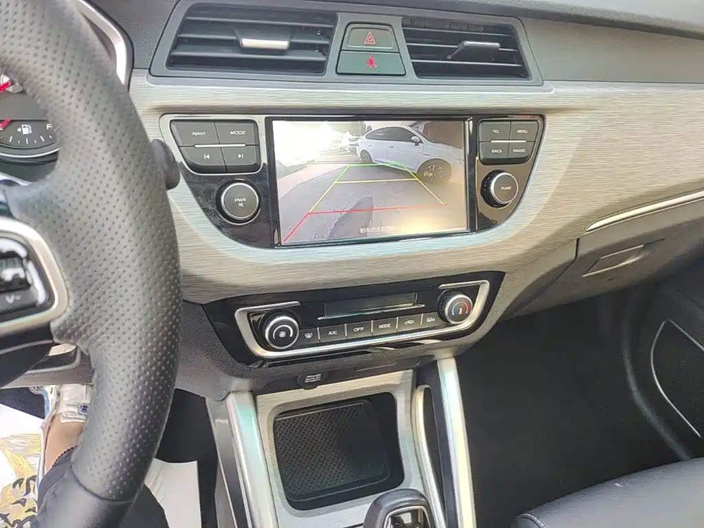 Geely Vision X3 — миниатюра 13