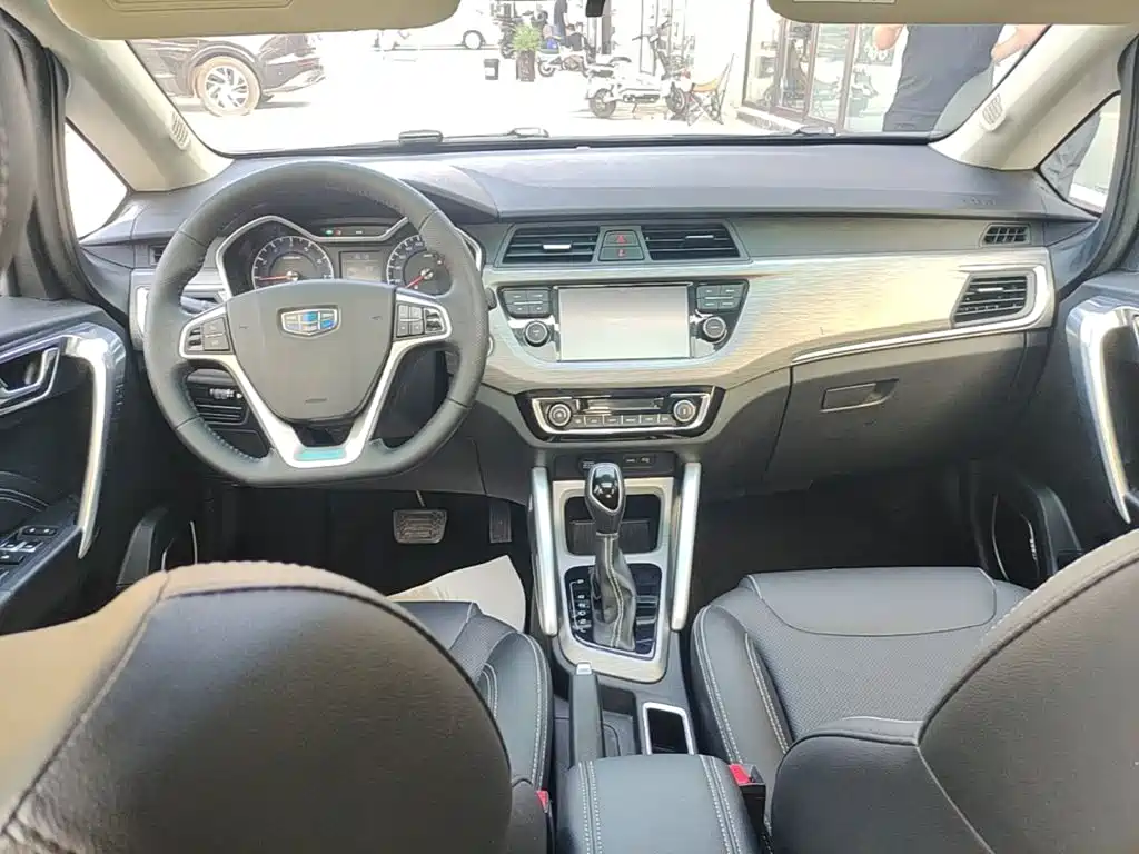 Geely Vision X3 — миниатюра 10