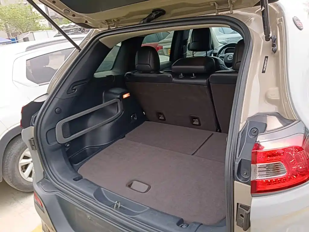 Jeep Cherokee — миниатюра 19