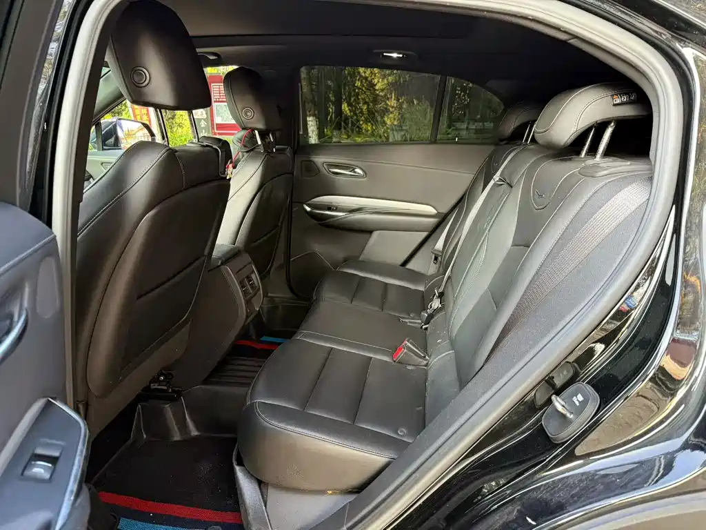 Cadillac XT4 — миниатюра 6