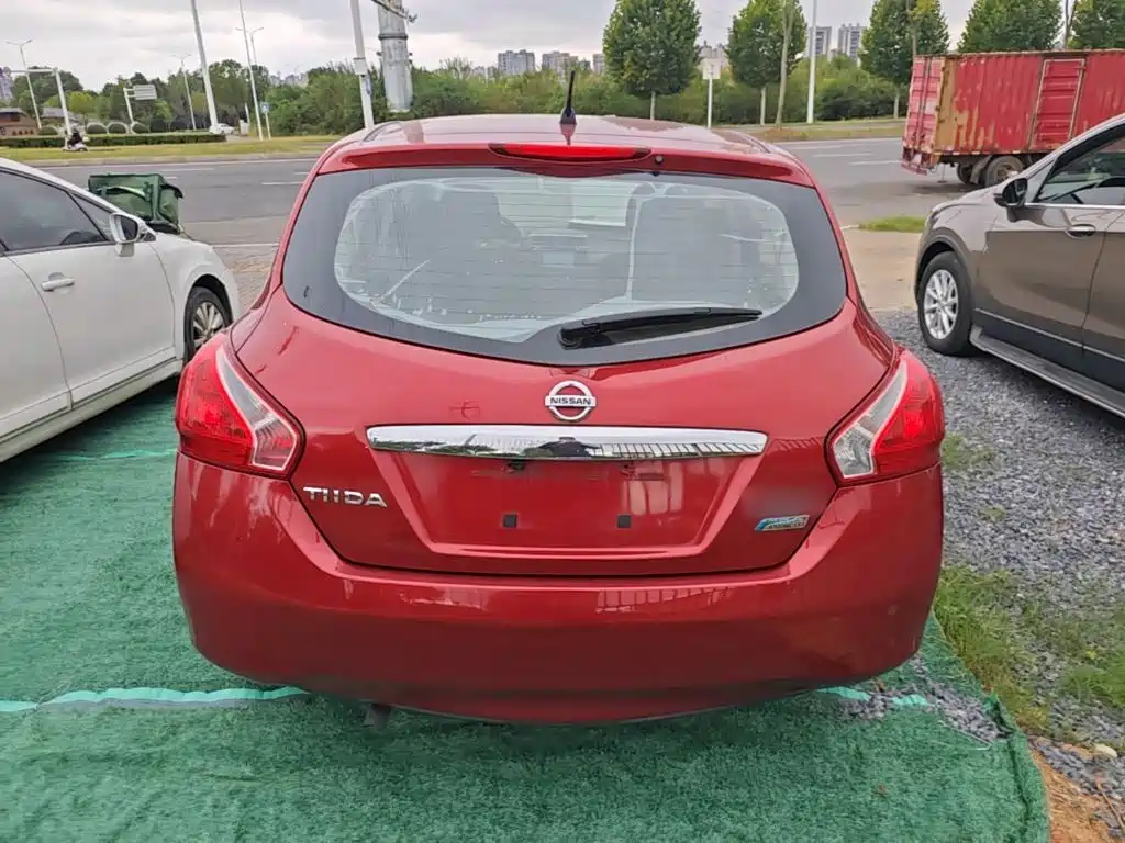 Nissan Tiida — миниатюра 6