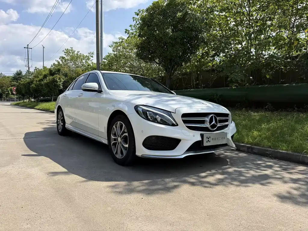 Mercedes-Benz C-Class — миниатюра 6