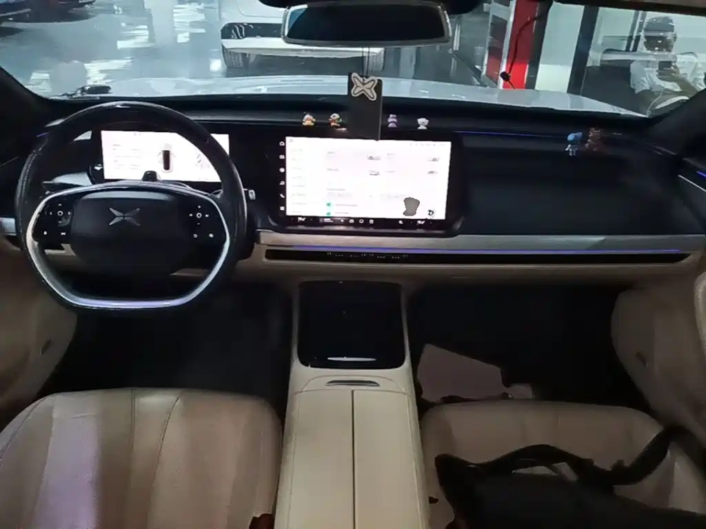 XPeng P7 — миниатюра 10