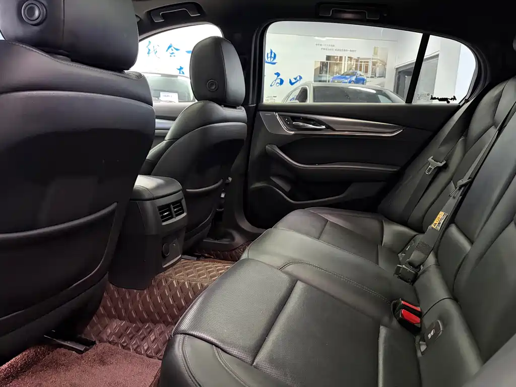 Cadillac CT5 — миниатюра 6