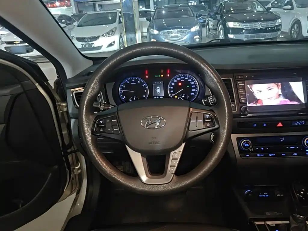 Hyundai Mistra — миниатюра 11