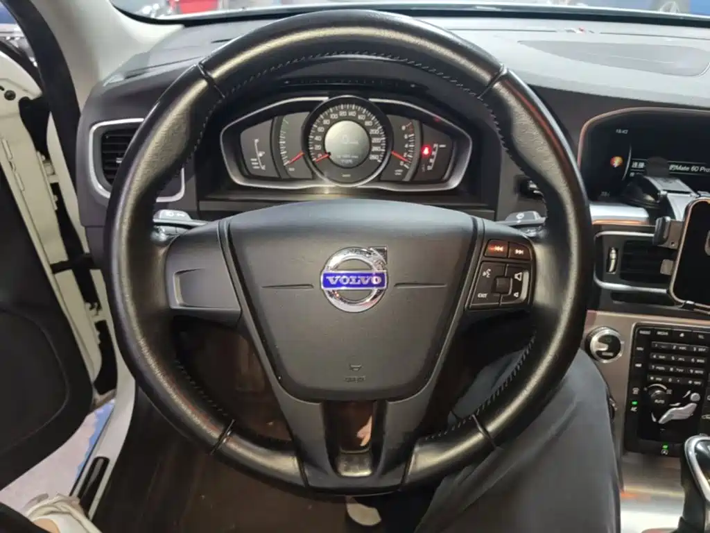 Volvo S60 — миниатюра 11