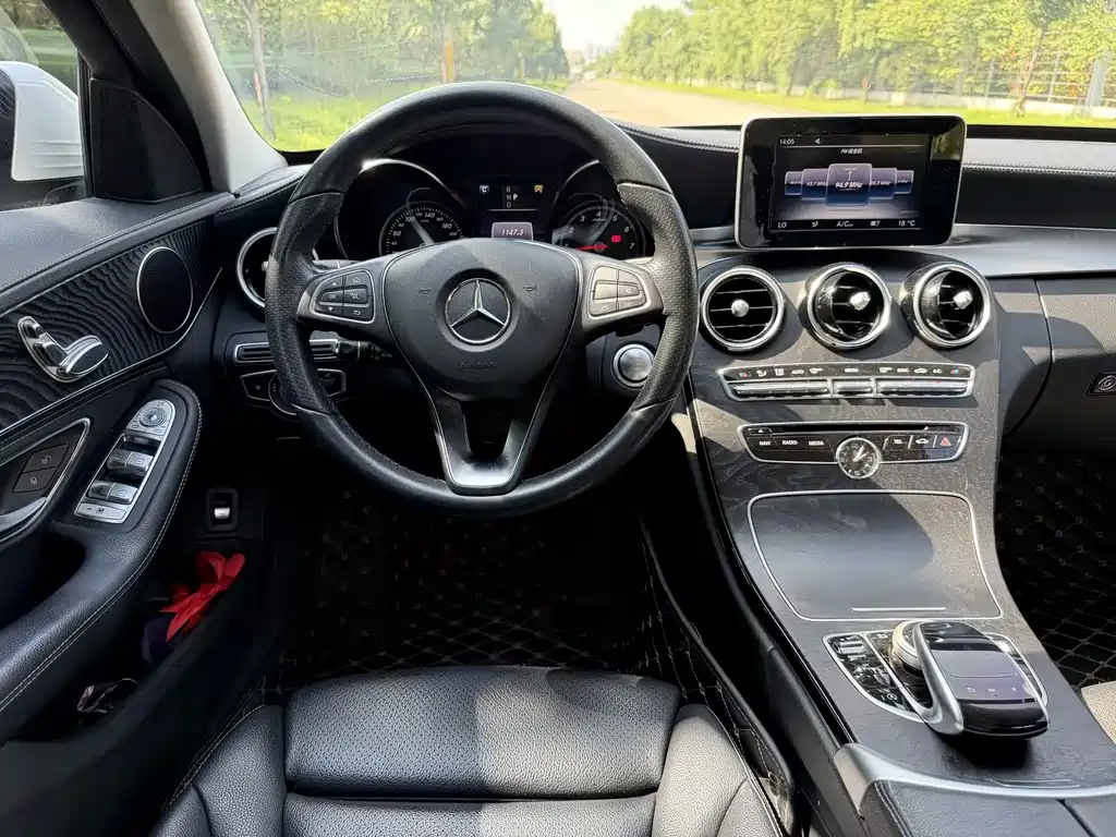Mercedes-Benz C-Class — миниатюра 12