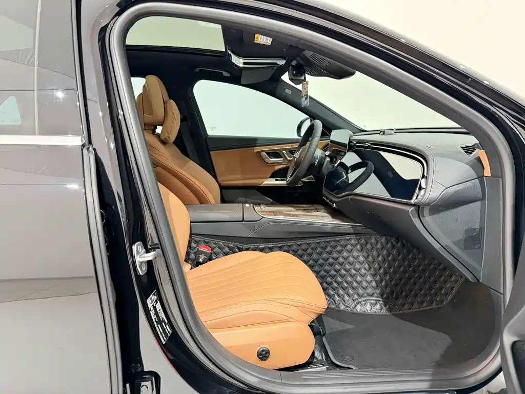 Mercedes-Benz E-Class — миниатюра 18
