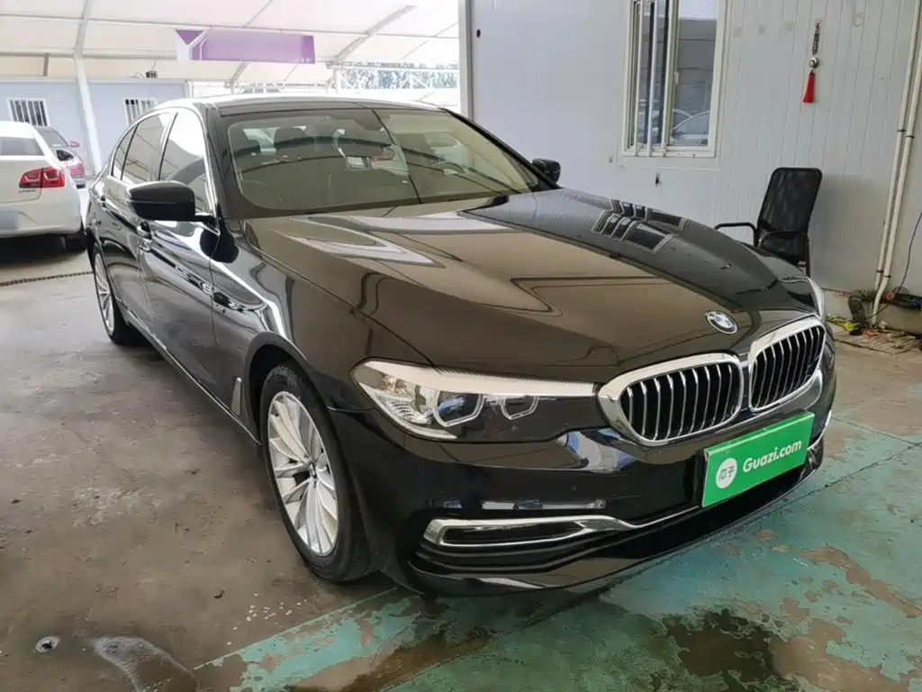 BMW 5 Series — миниатюра 4