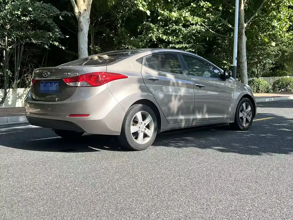 Hyundai Elantra Langdong — миниатюра 3