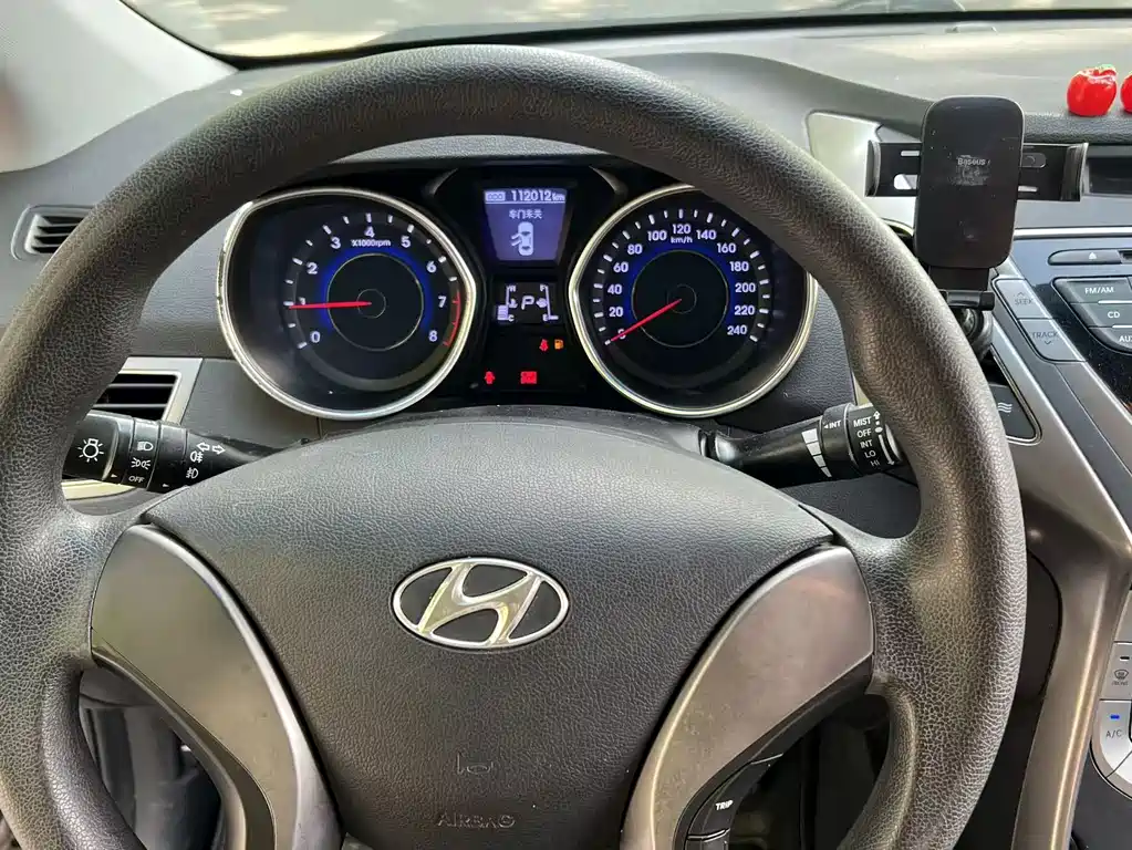 Hyundai Elantra Langdong — миниатюра 10