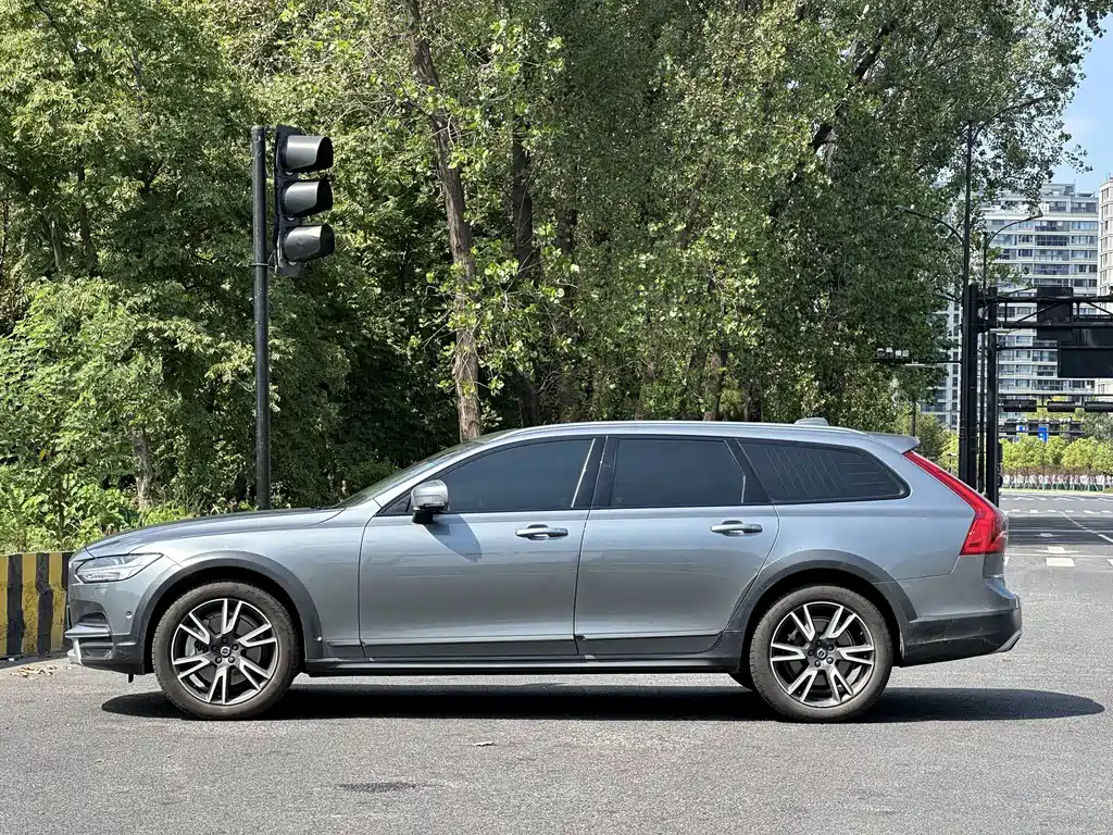 Volvo V90 — миниатюра 4