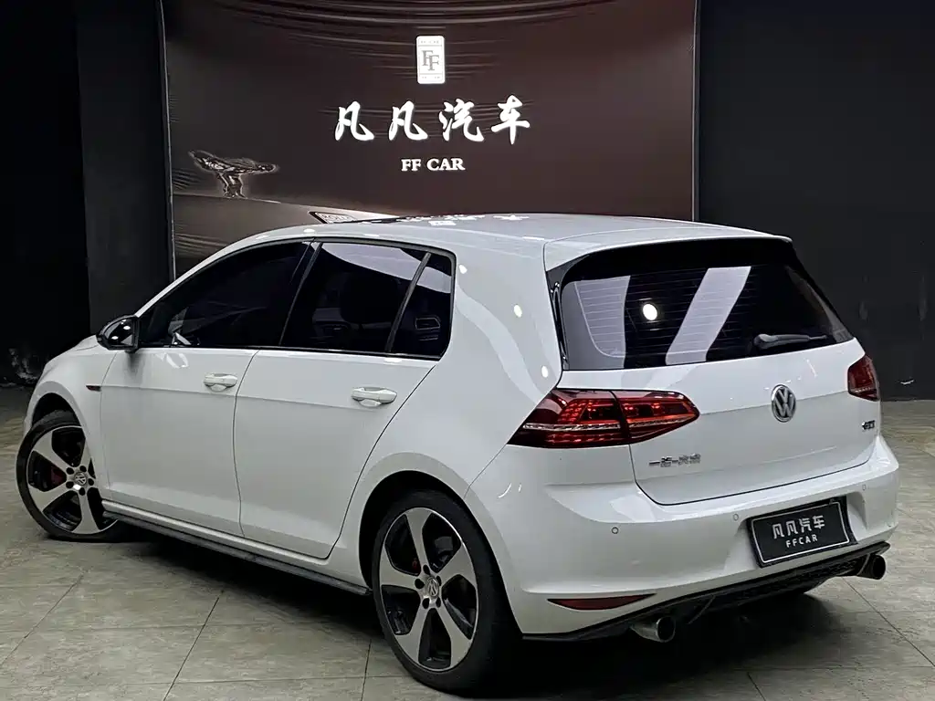 Volkswagen Golf GTI — миниатюра 8
