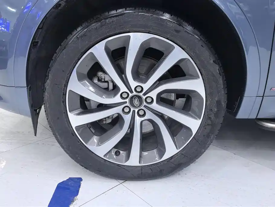 LAND ROVER DISCOVER SPORTS