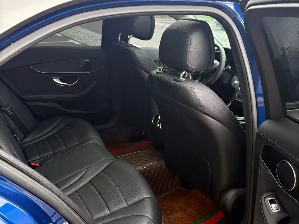 Mercedes-Benz C-Class — миниатюра 7