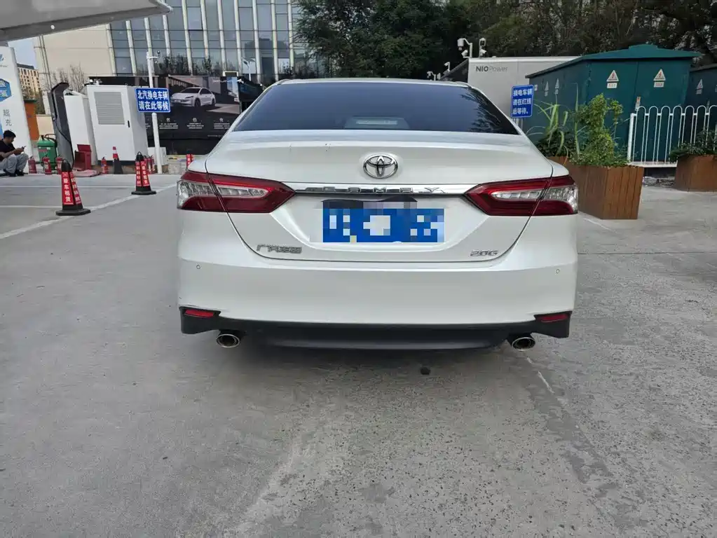 Toyota Camry — миниатюра 4
