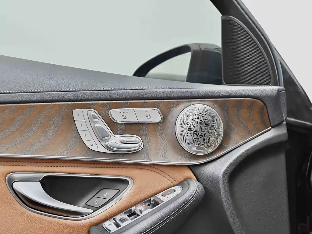Mercedes-Benz GLC — миниатюра 31