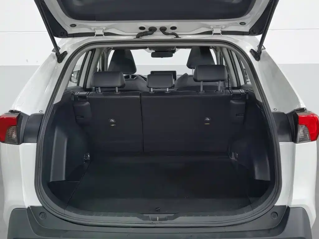 Toyota RAV4 — миниатюра 16