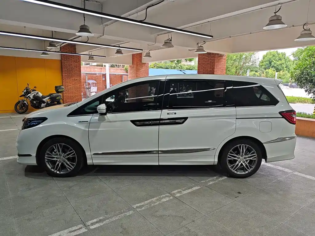 Honda Elysion — миниатюра 2
