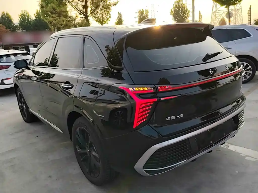 Hongqi Hongqi HS3 PHEV — миниатюра 5