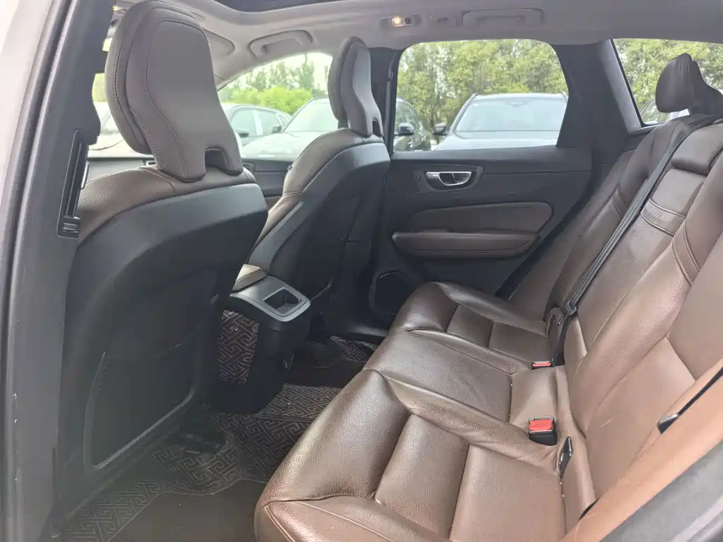 Volvo XC60 — миниатюра 11