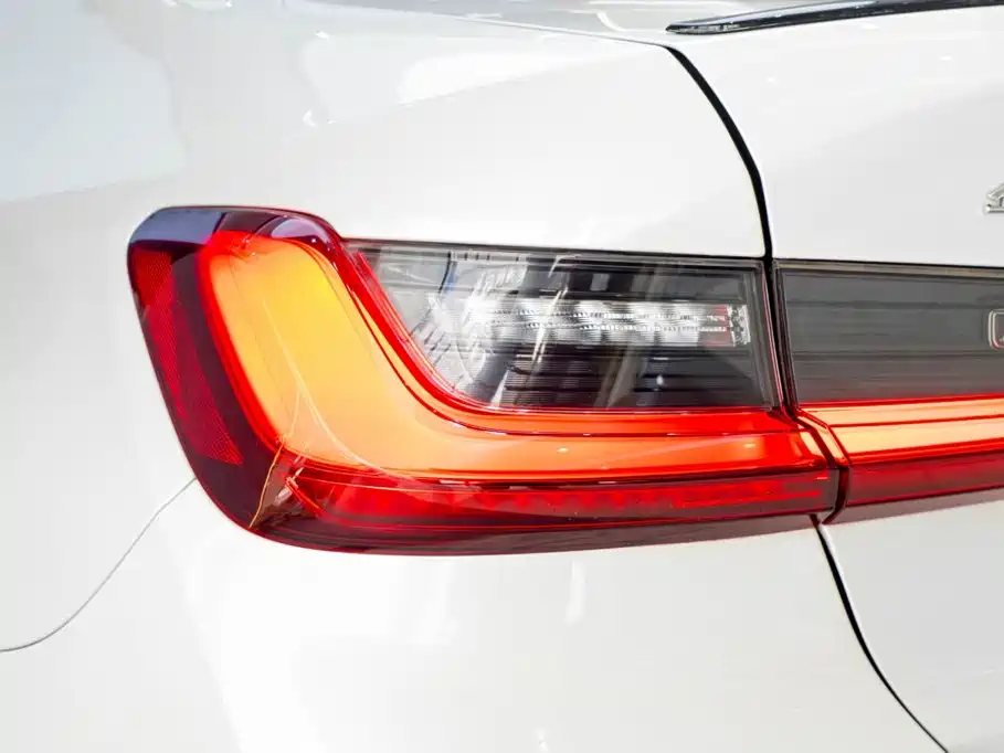 BMW 3 Series — миниатюра 9