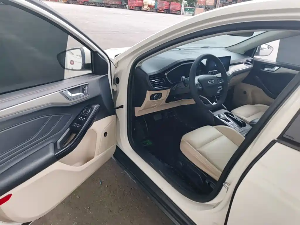 Ford Focus — миниатюра 16