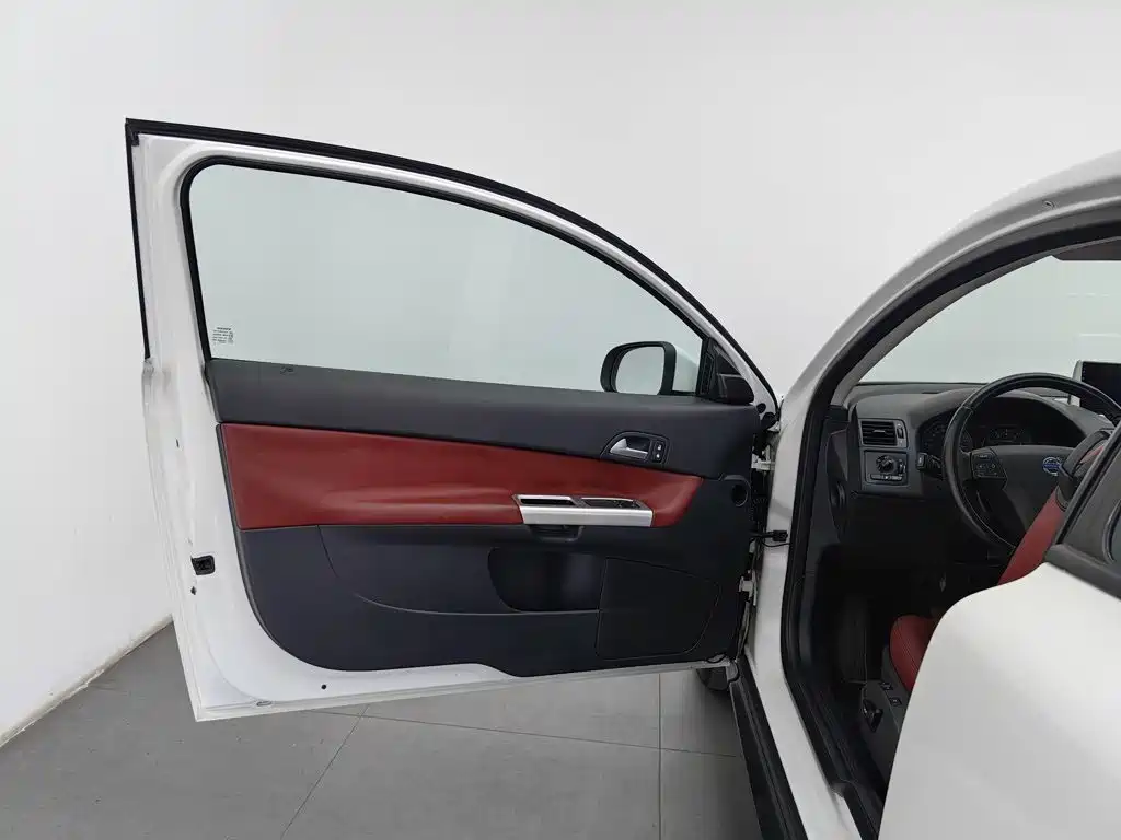 Volvo C30 — миниатюра 8