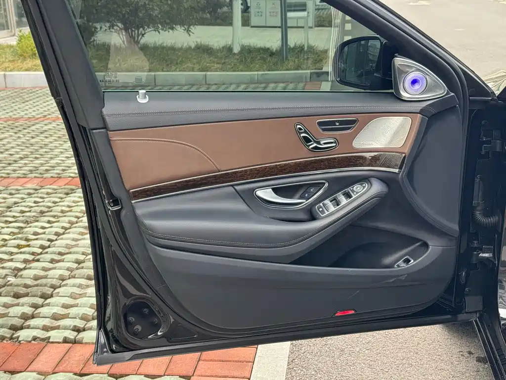 Mercedes-Benz S-Class — миниатюра 11