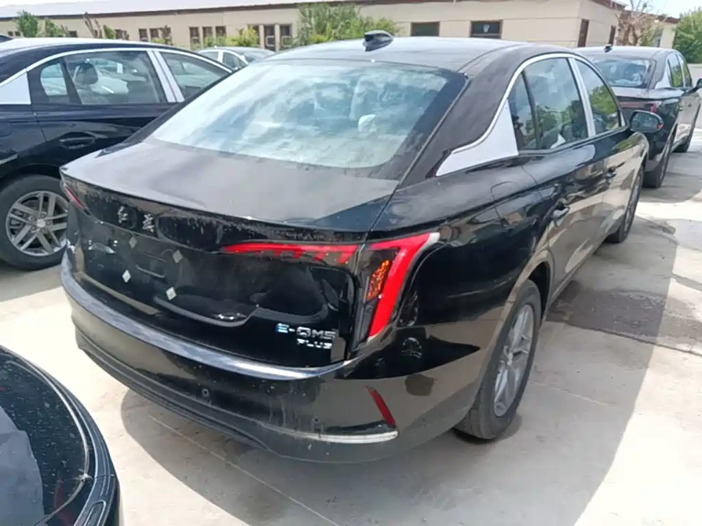 Hongqi E-QM5 2025 610km PLUS