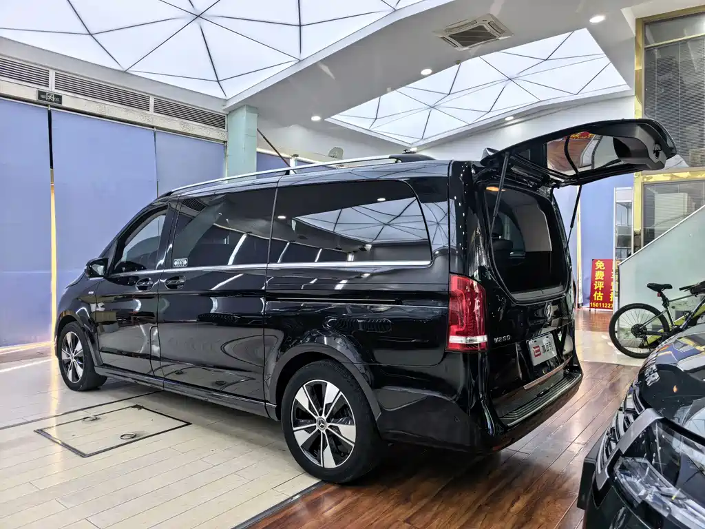 Mercedes-Benz V-Class — миниатюра 15