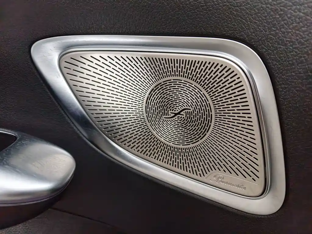 Mercedes-Benz C-Class — миниатюра 10