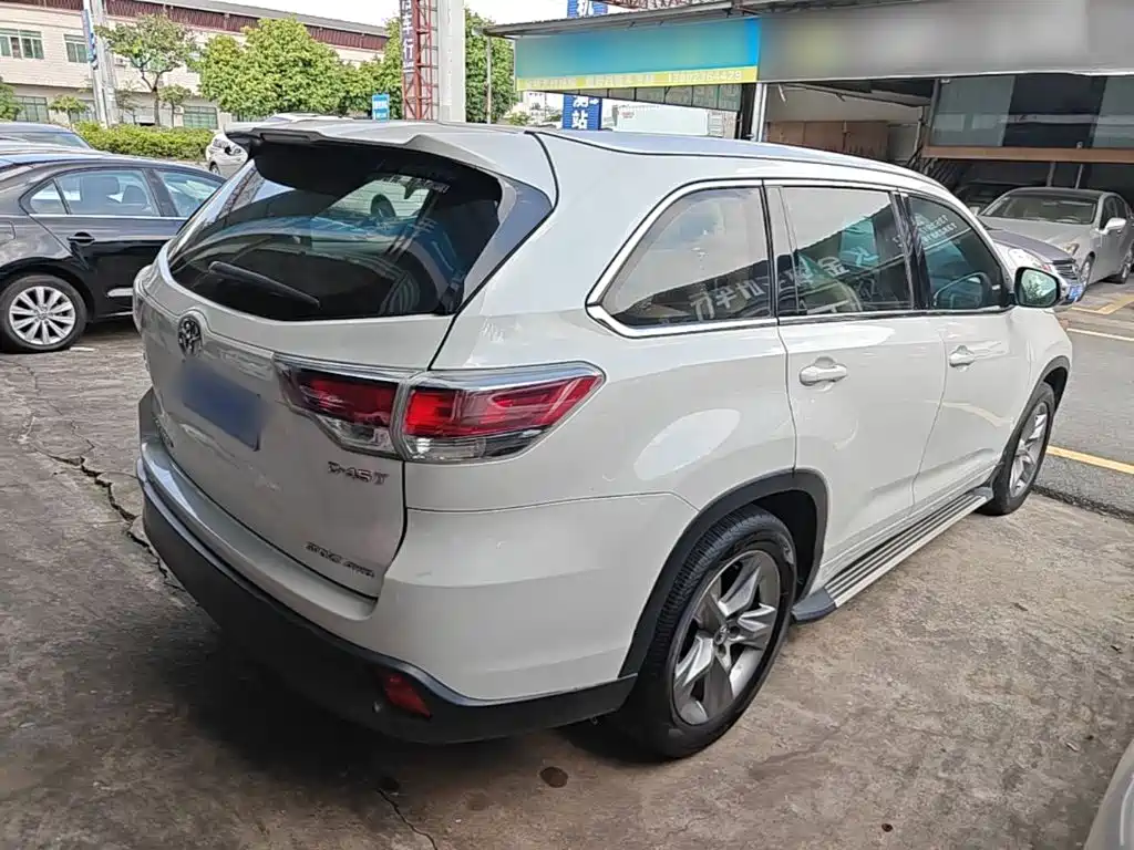 Toyota Highlander — миниатюра 7
