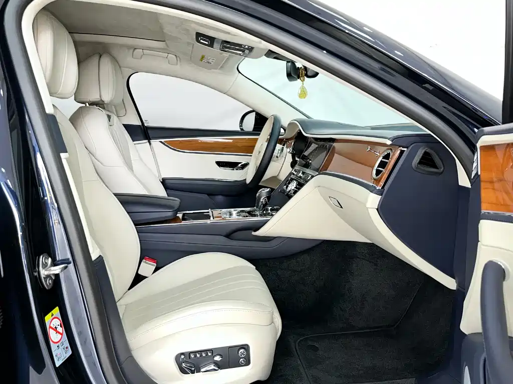 Bentley Flying Spur — миниатюра 11