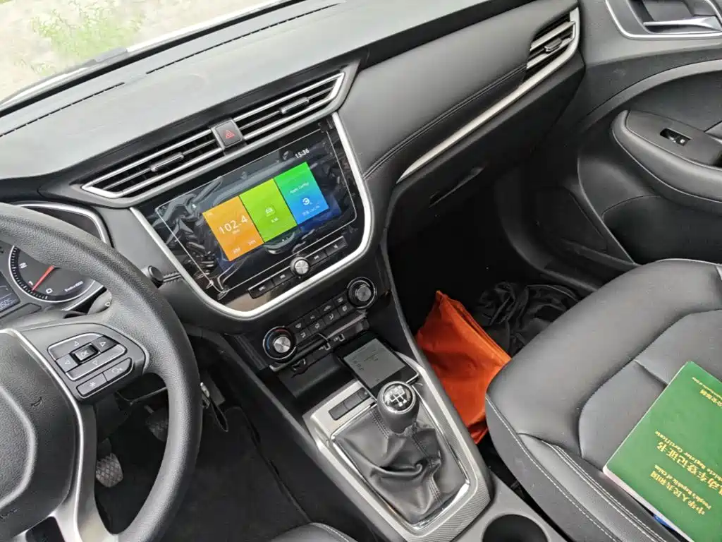 Roewe RX3 — миниатюра 13