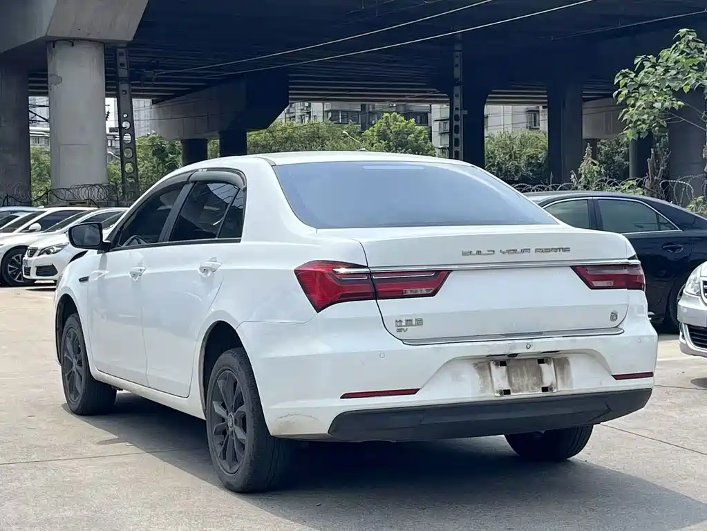 BYD Qin NEV — миниатюра 3