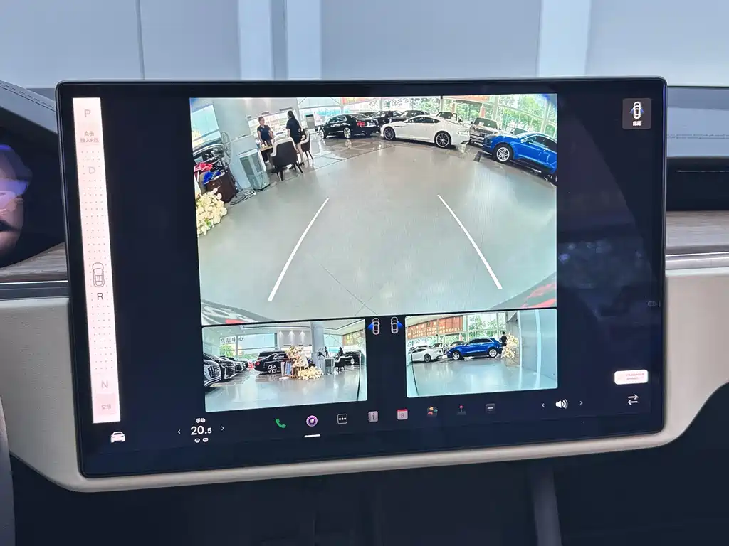 Tesla Model X — миниатюра 16