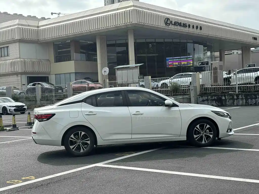 Nissan Sylphy — миниатюра 2